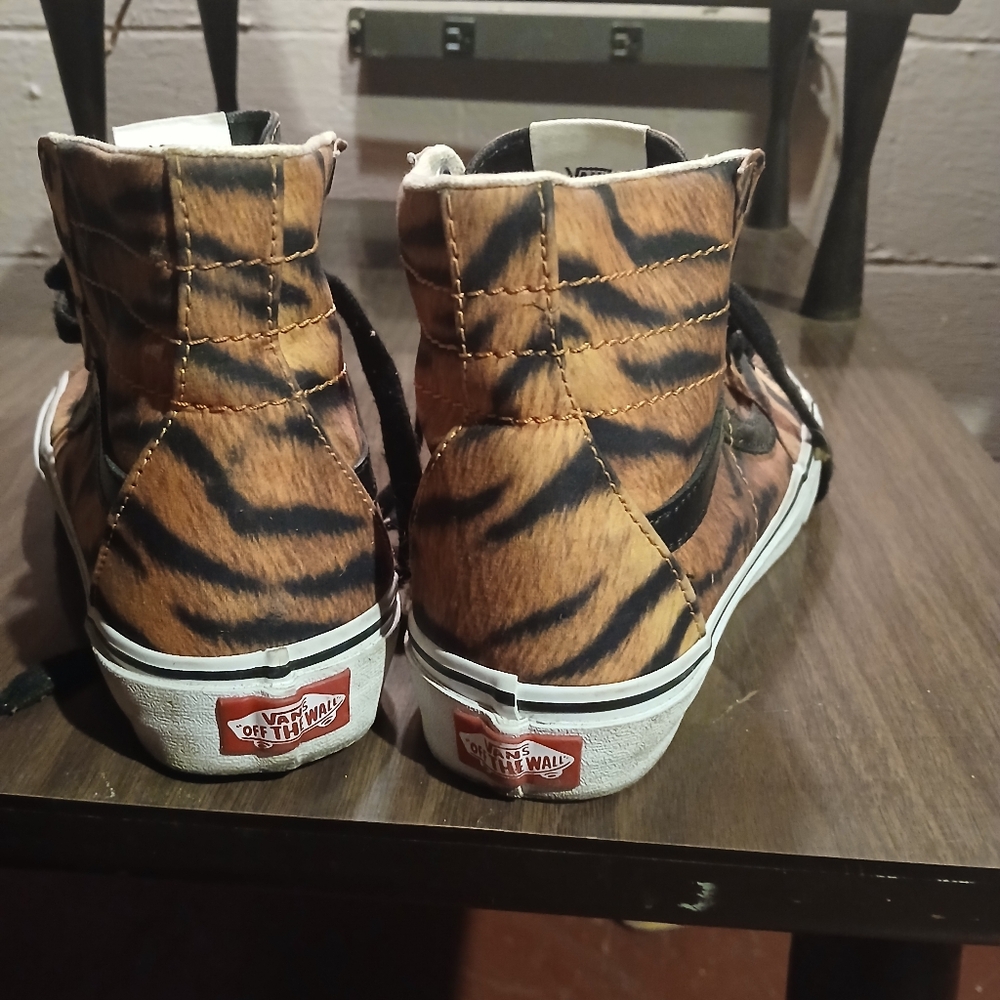 Vans - Picture 6 of 8